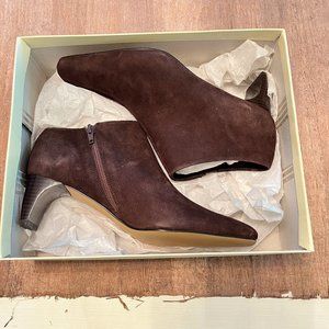 Lord & Taylor Sz: 8 M Brown Suede Ankle Boots